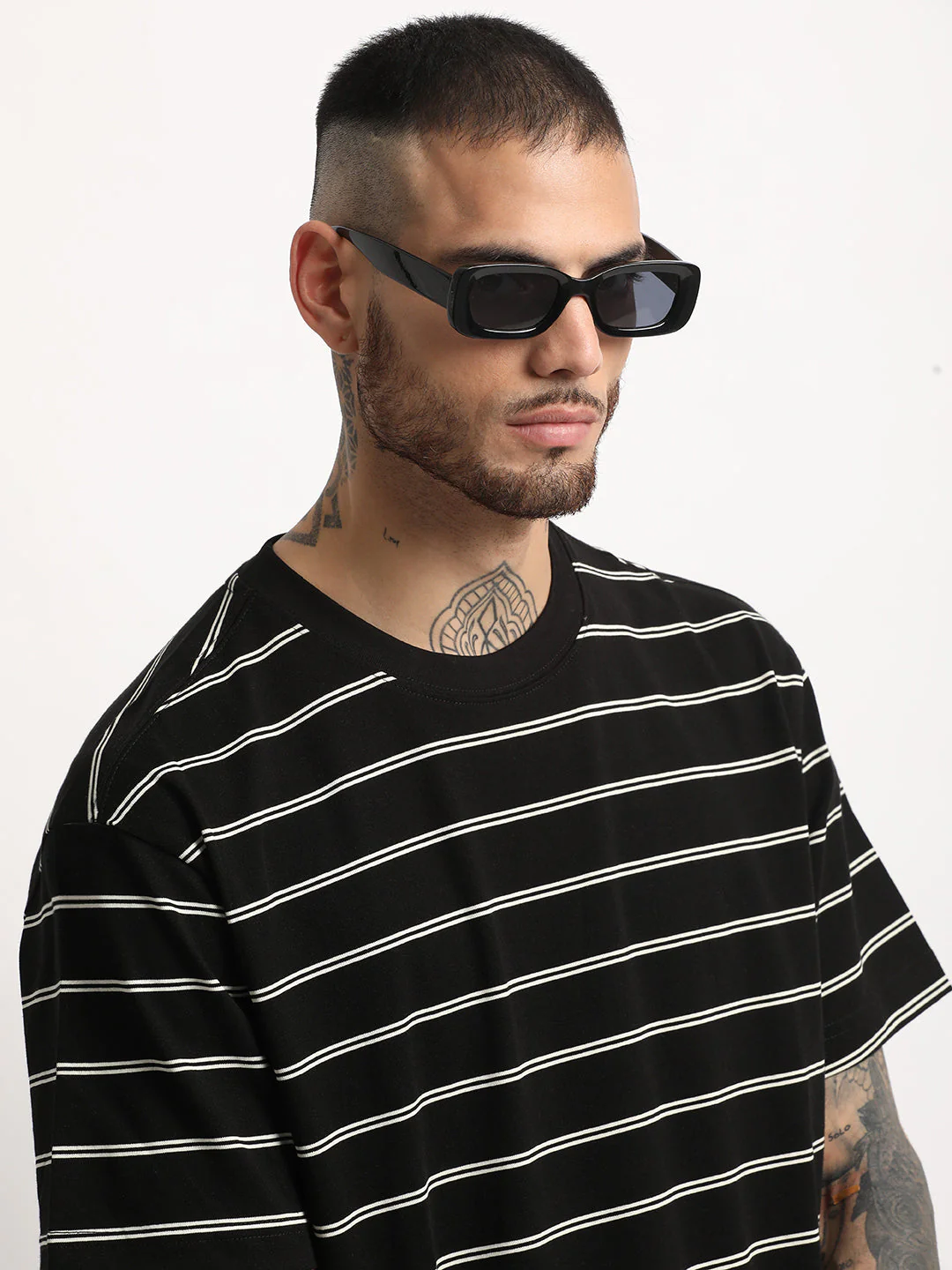 Men Black and White Stripe Round Neck T-shirt