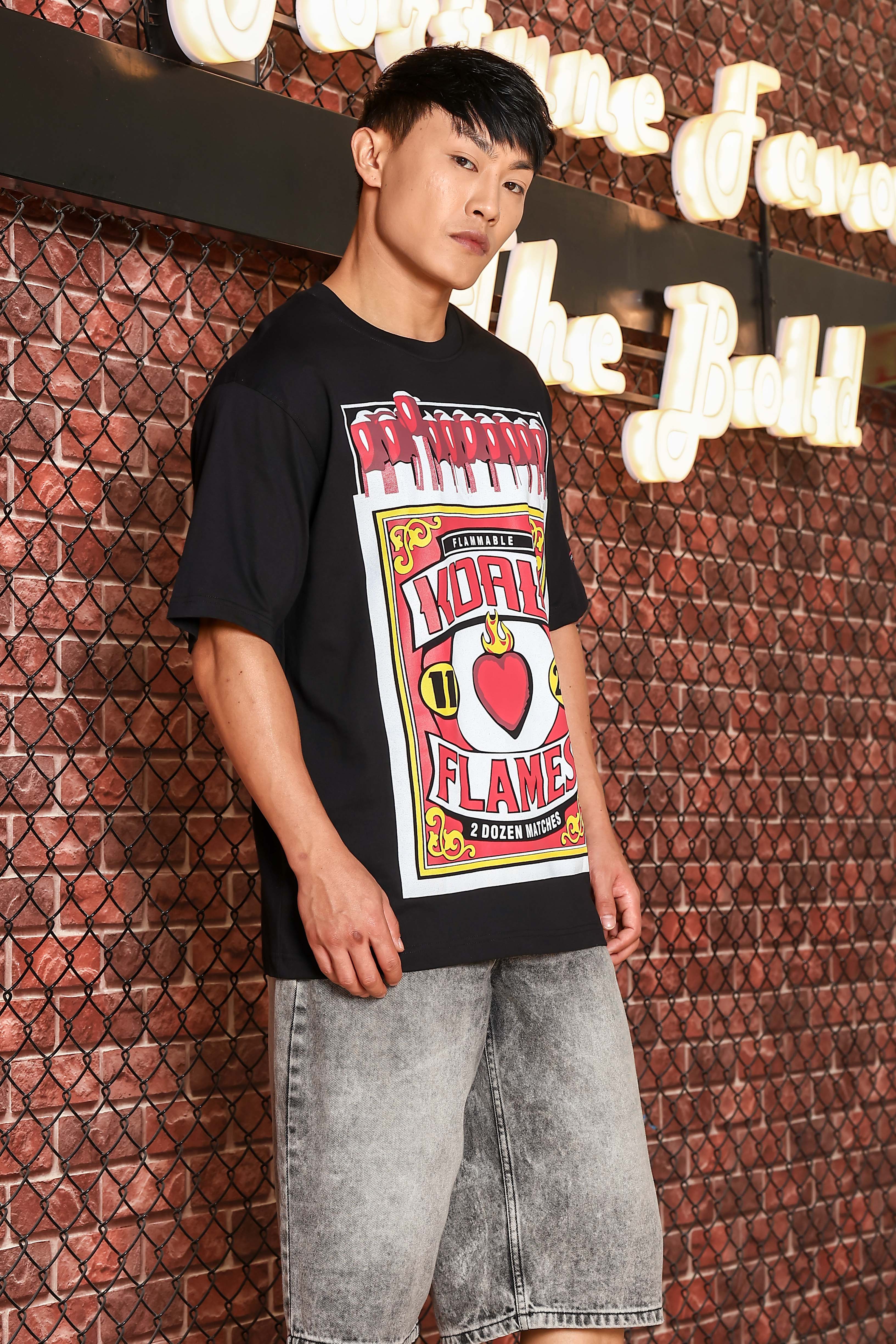 Men Black Oversized Print T-shirt - Image 2