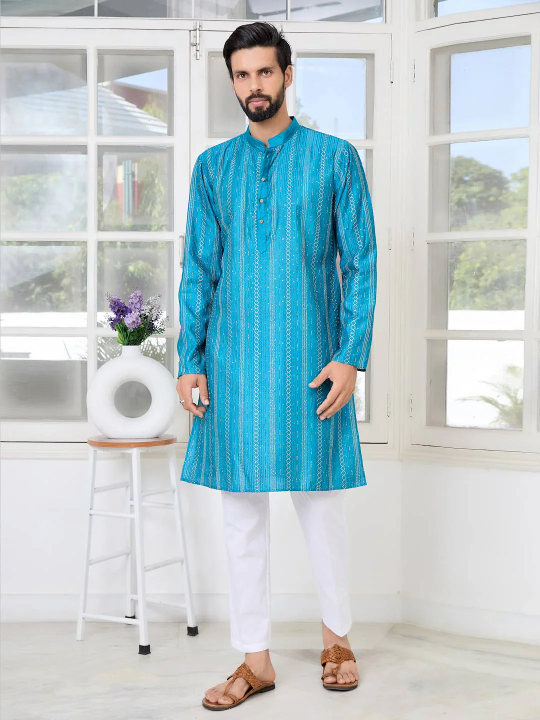 Men Blue Embroidered Chanderi Silk Straight Kurta