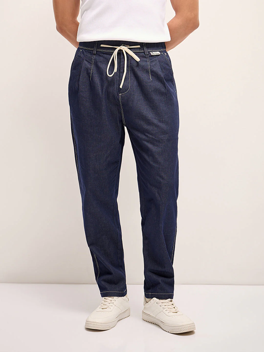 Men Blue Solid Regular Fit Mid Rise Jean