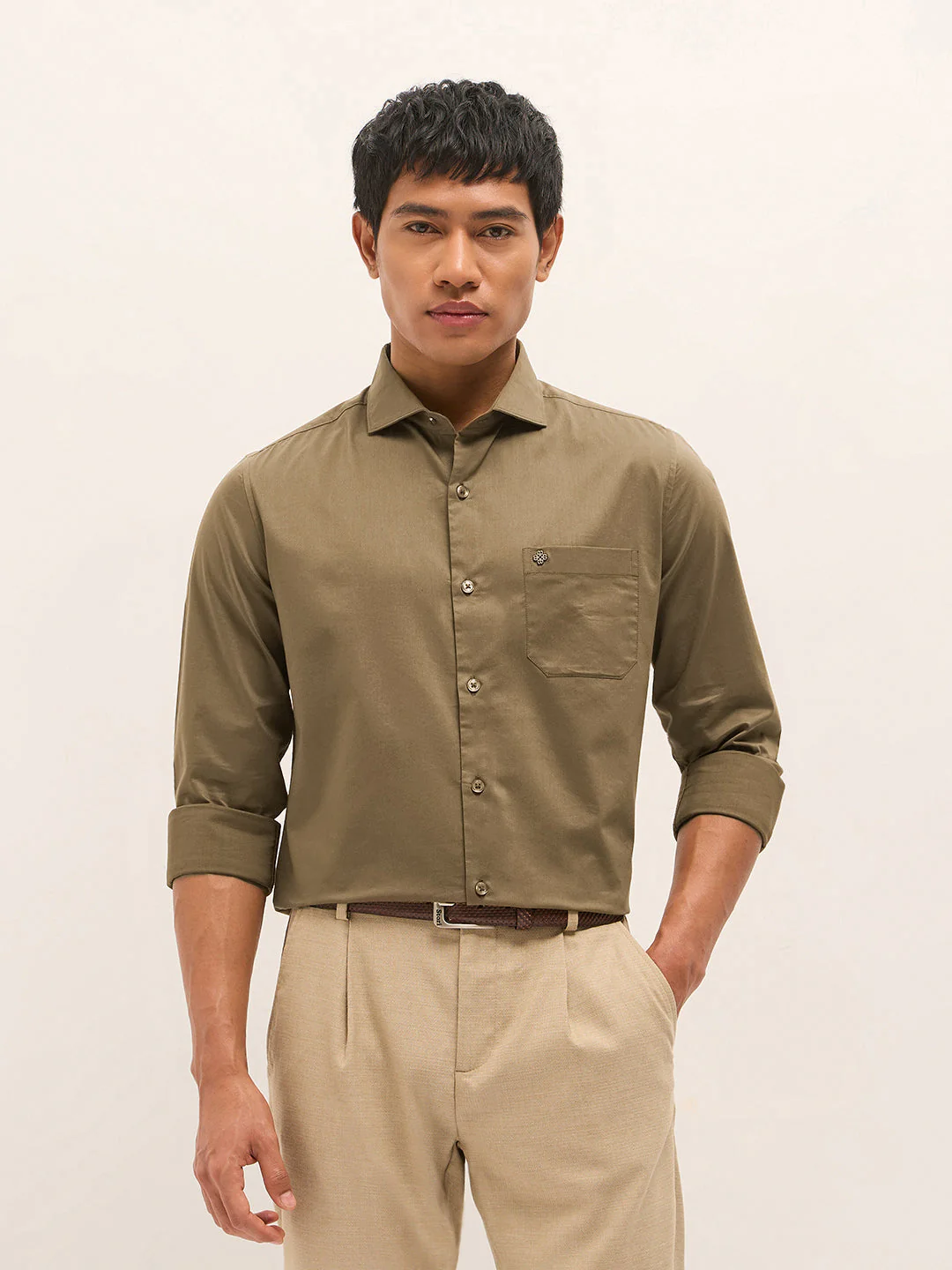 Men Brown Solid Polyester Blend Tailored Fit Formal Shirt