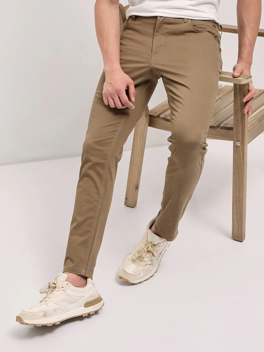 Men Brown Solid Slim Fit Casual Chino Trouser