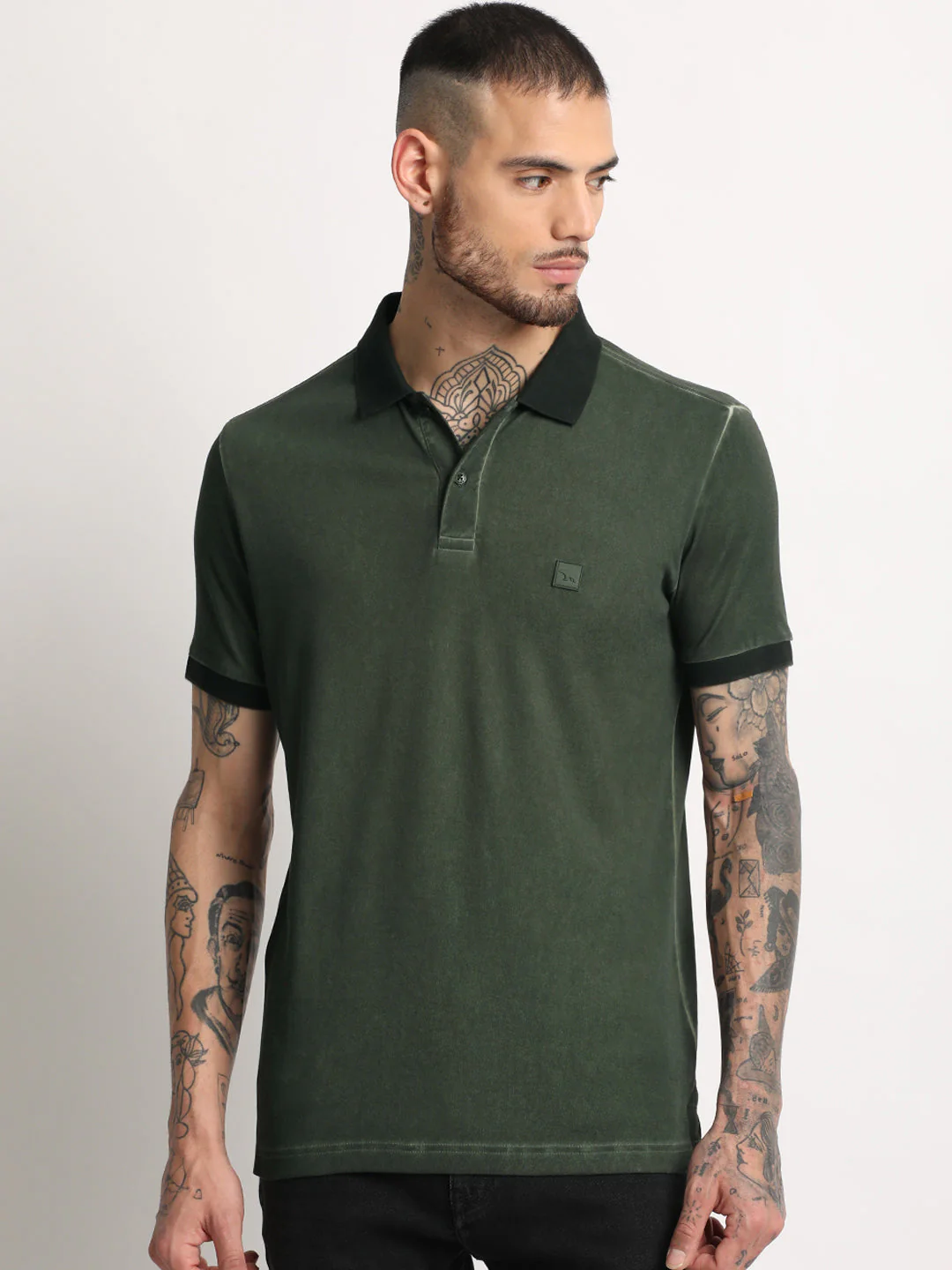 Men Green Solid Polo T-shirt - Image 2