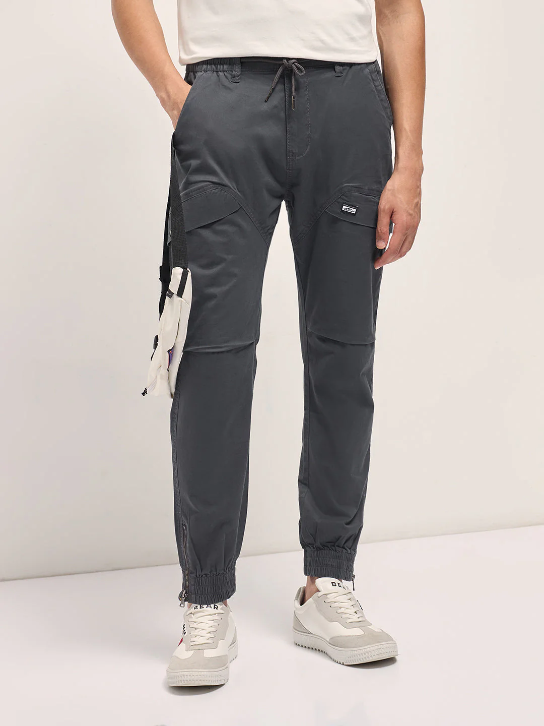 Men Grey Cotton Relaxed Fit Cargo Pants