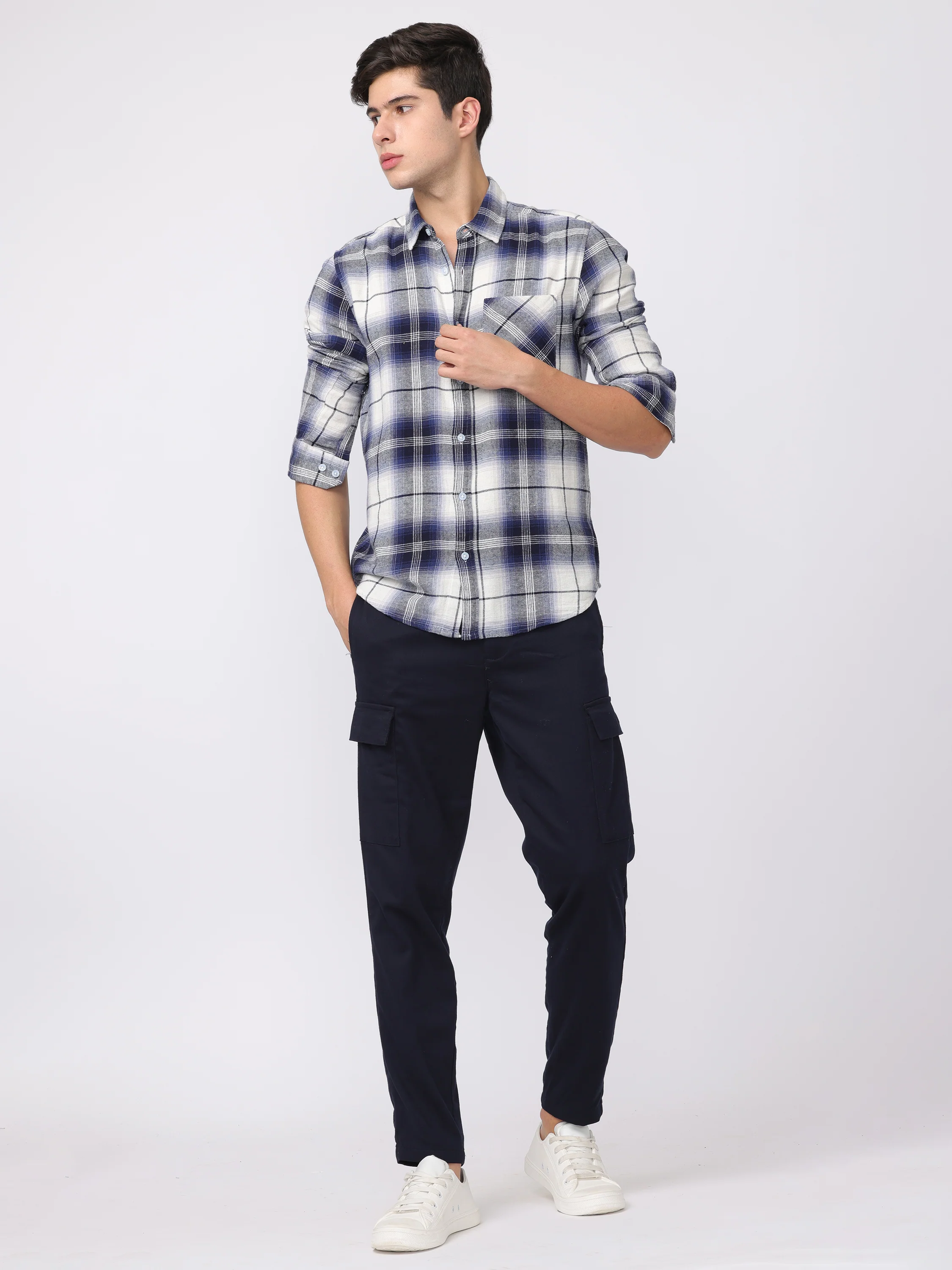 Men Navy Regular Fit Cargo Pants - Image 2