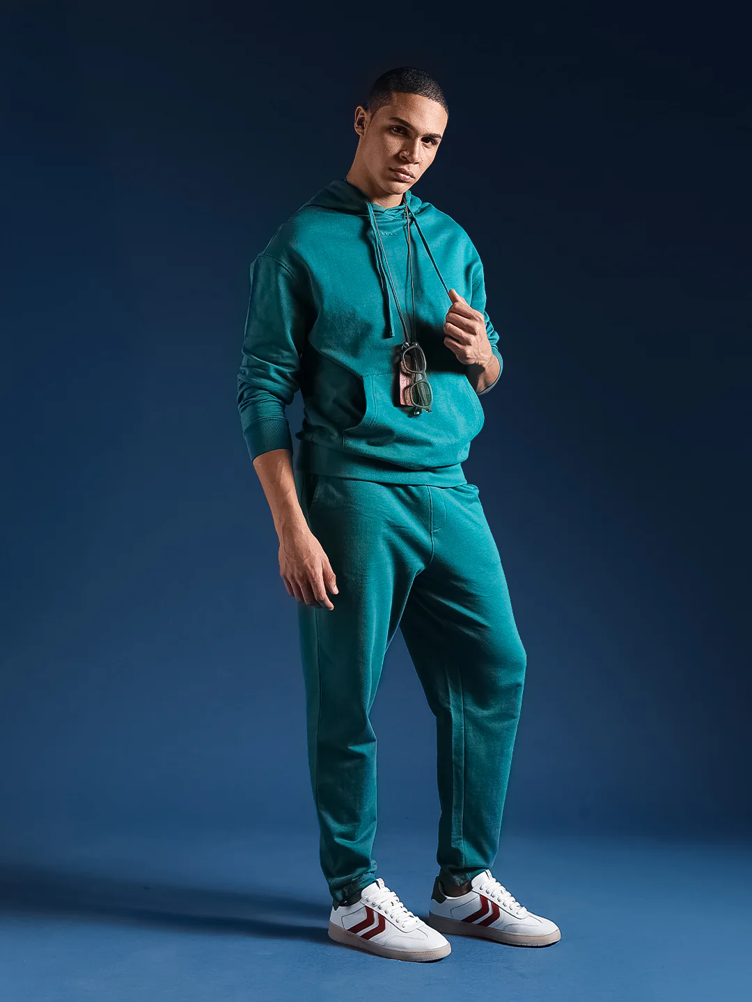 Men Solid Cotton Relaxed Fit Jogger - Image 4