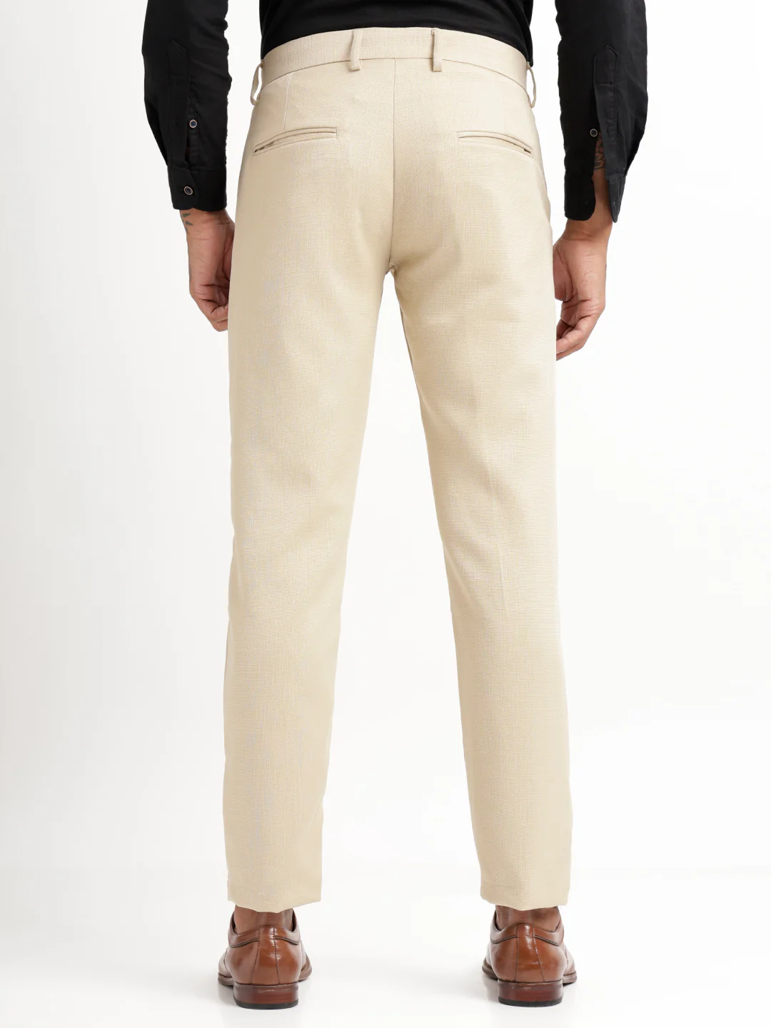 Men Textured Slim Fit Trousers - Image 4