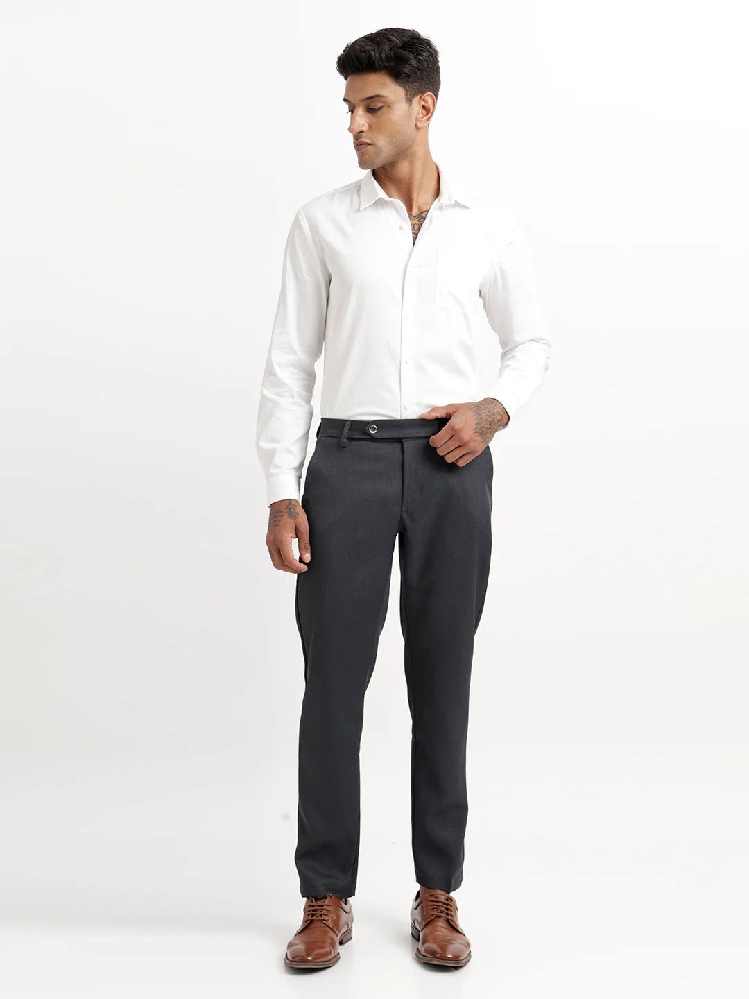 Men Textured Slim Fit Trousers - Image 3