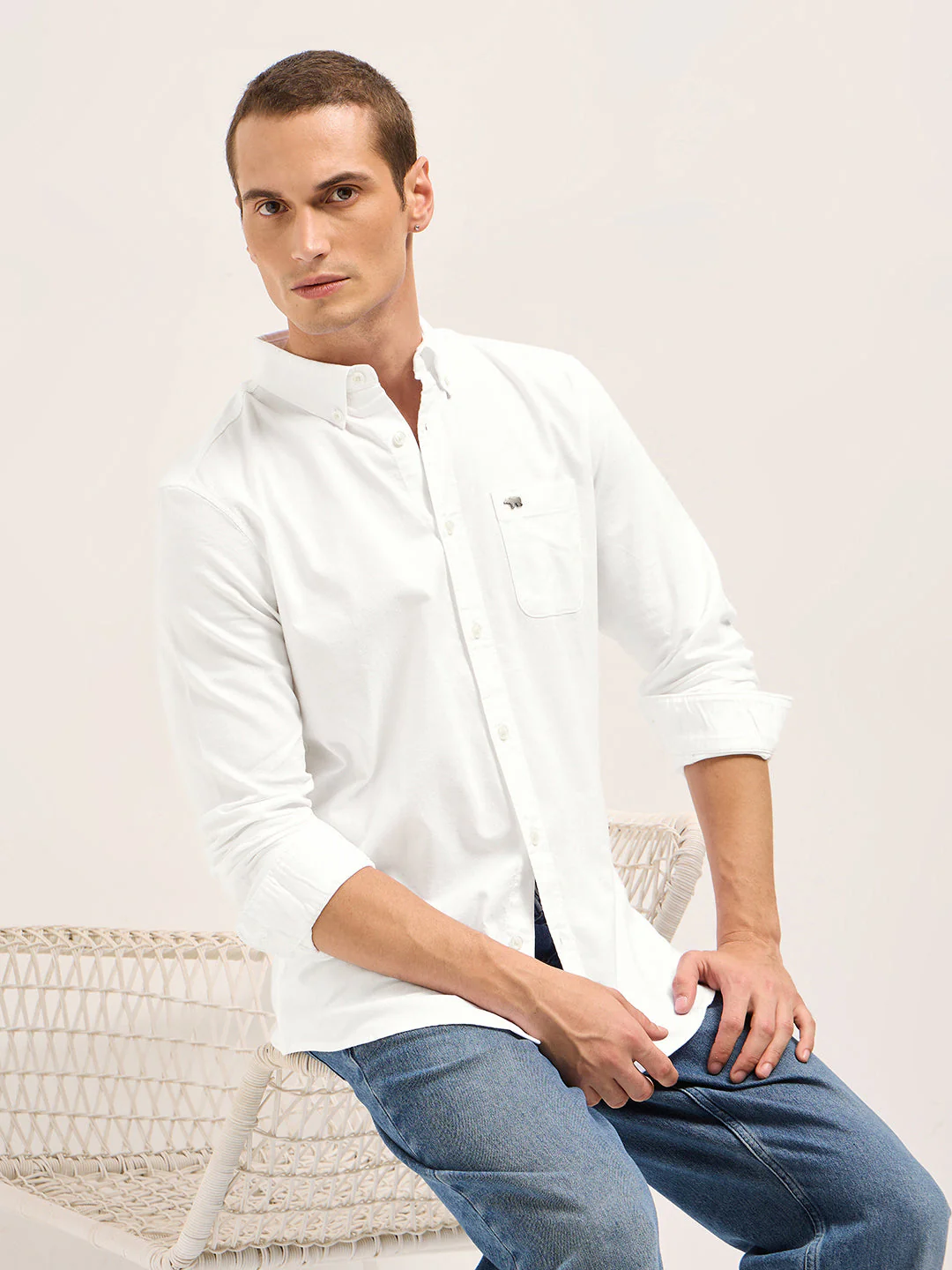 Men White Solid Cotton Blend Slim Fit Casual Shirt