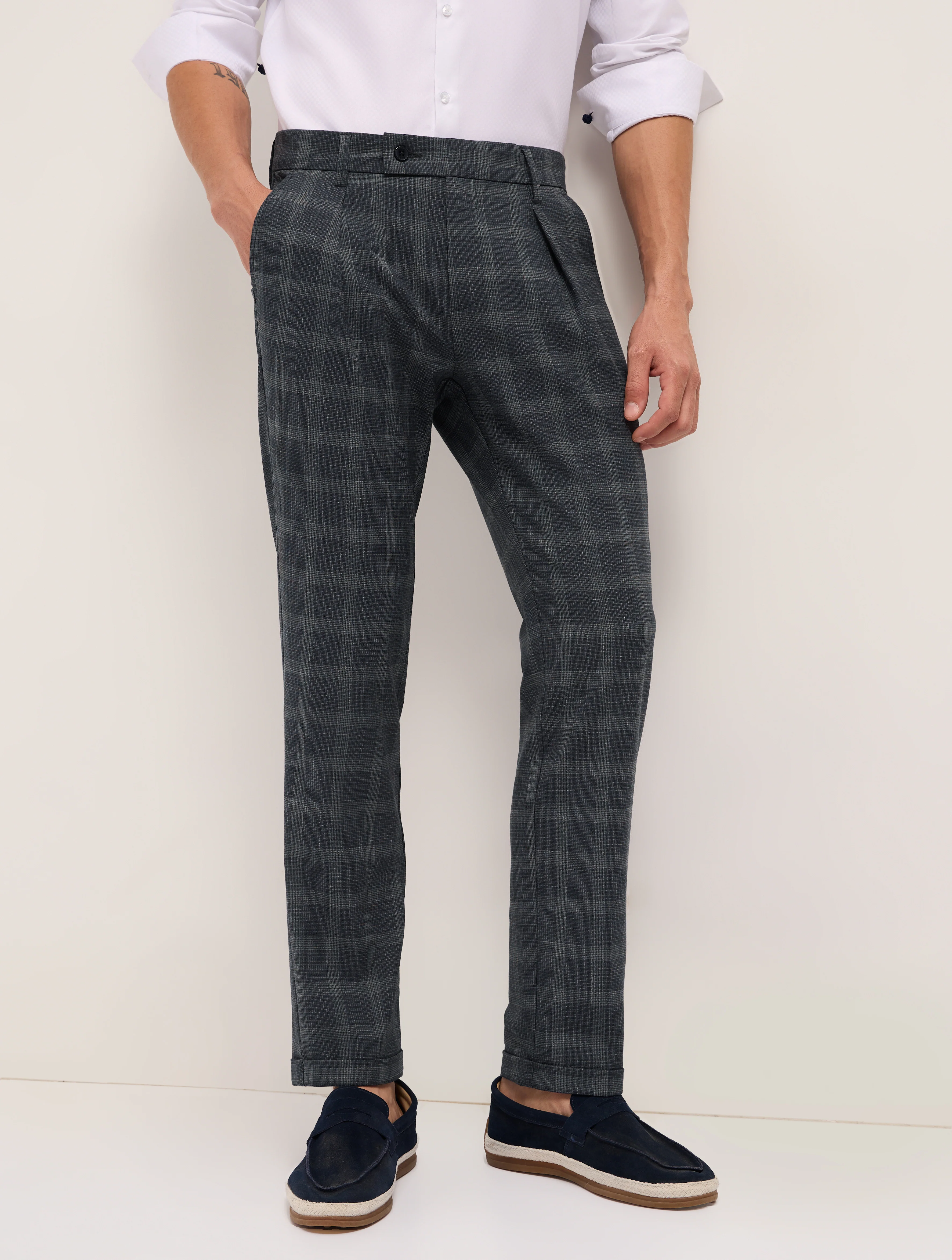 Men Woven Checked Formal Trouser