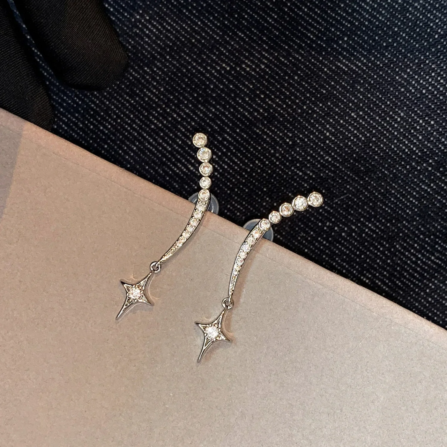 Silver Star Curvy Stud Crawler Earrings