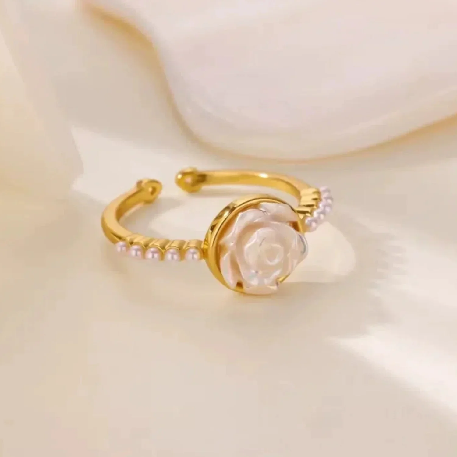 White Rose Pearl Gold Ring