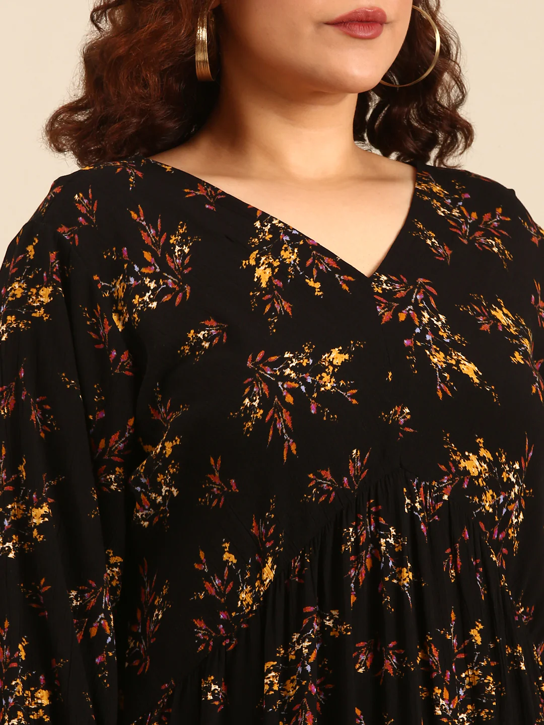 Women Black Leaf Printed Alia-Cut Tiered Dress - Image 4