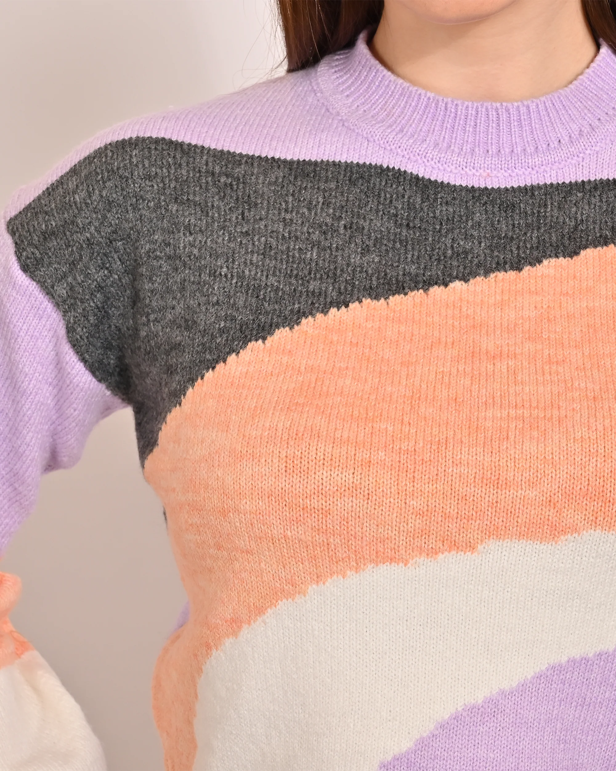 Women Colourblock Crew Neck Sweater - Image 4