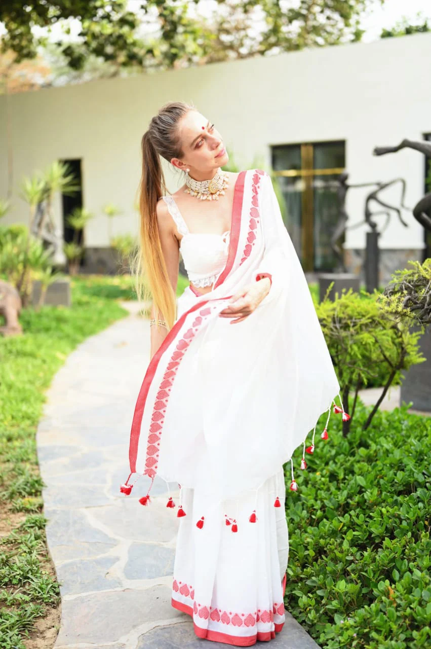 Women Cotton Heart Border Cotton Saree