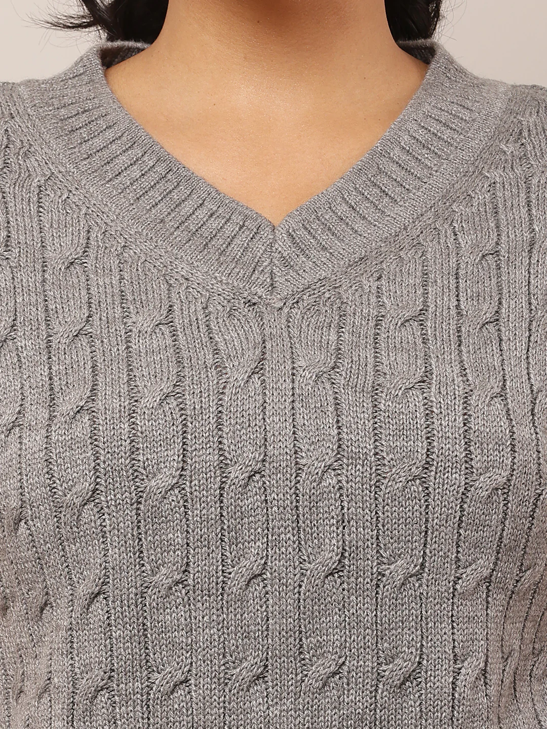 Women Grey Cable Knit V-Neck Sleeveless Vest - Image 5