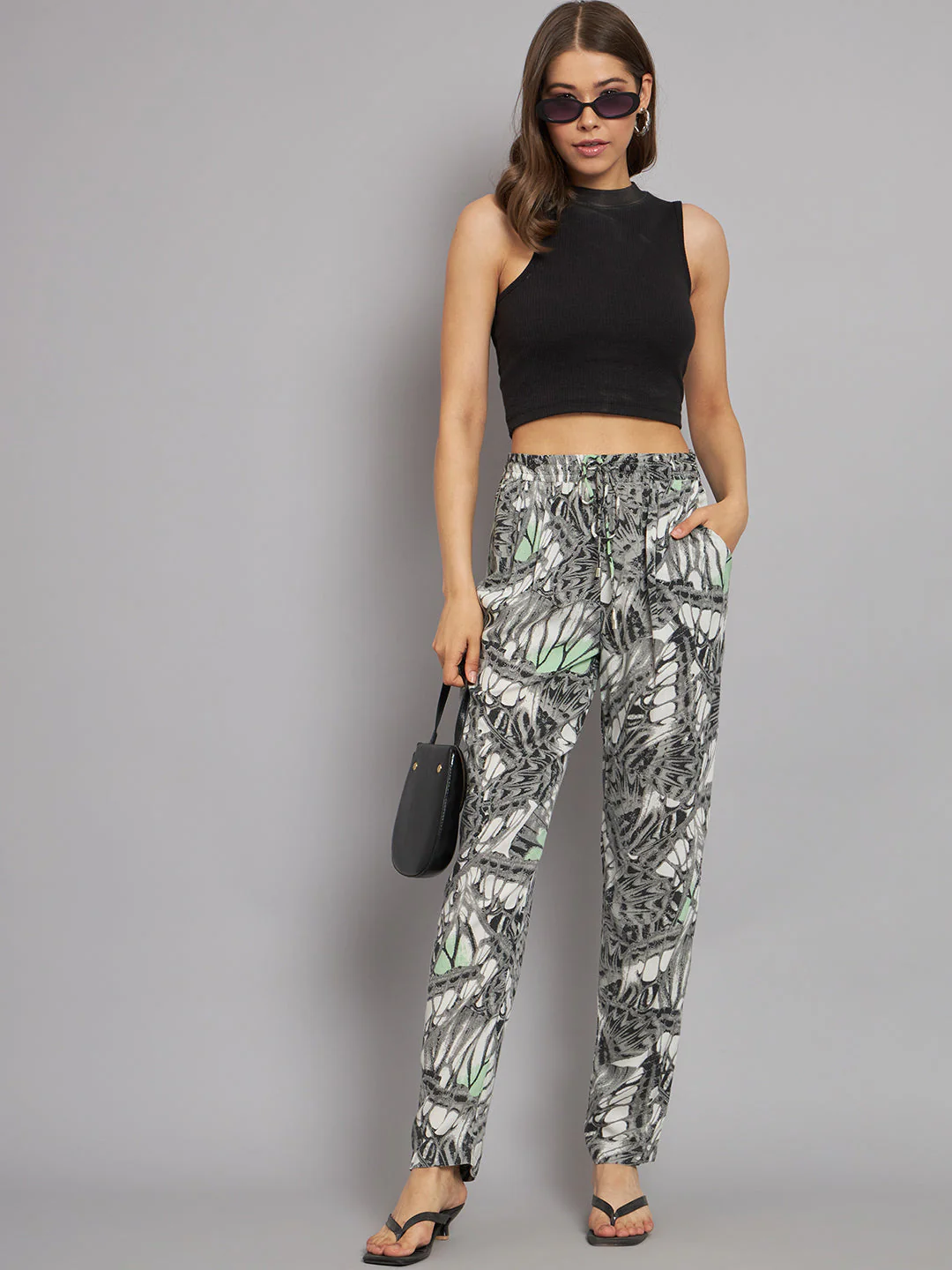 Women Grey Printed Pants - Image 3