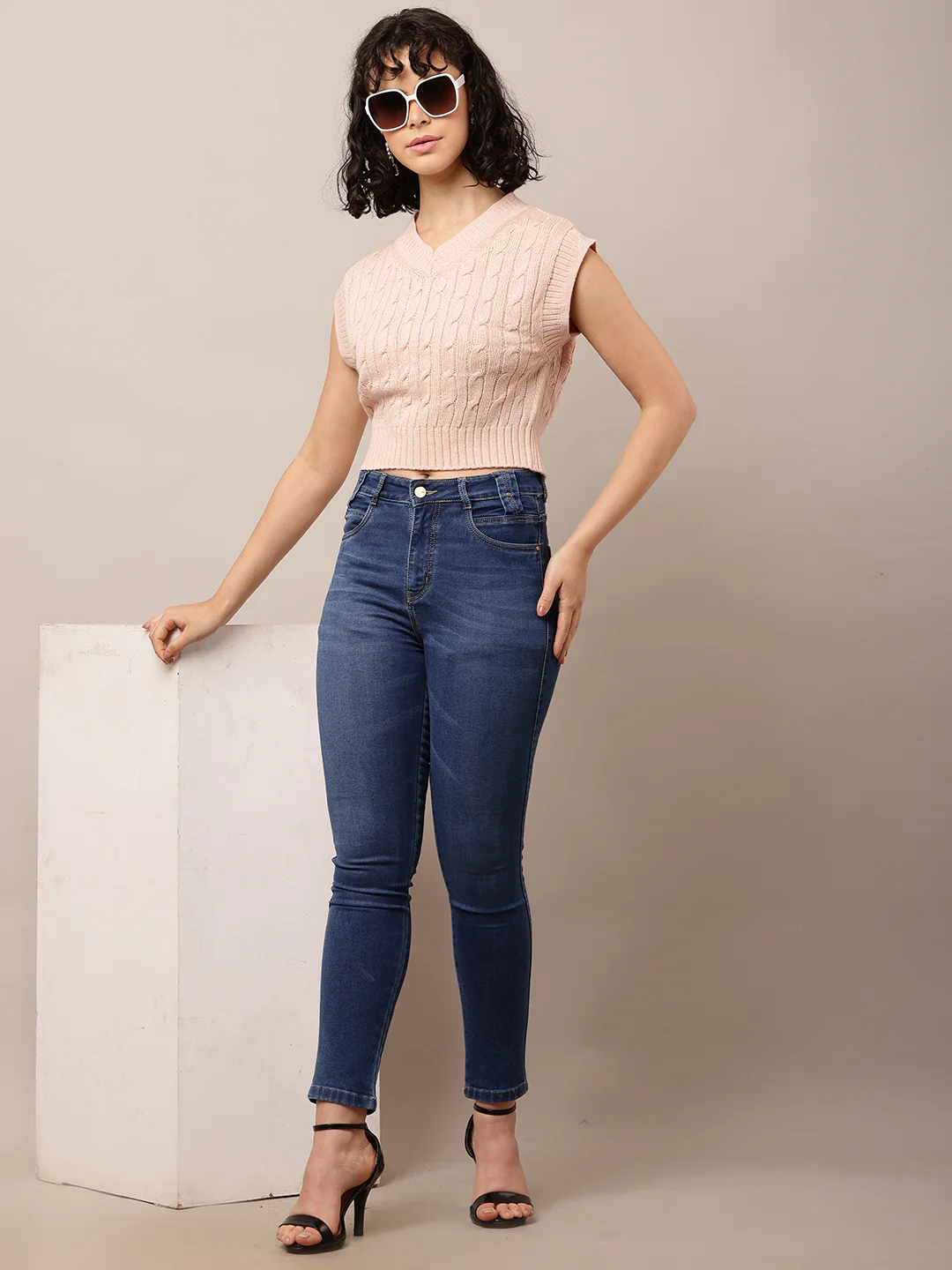 Women Pink Cable Knit V-Neck Sleeveless Vest - Image 3
