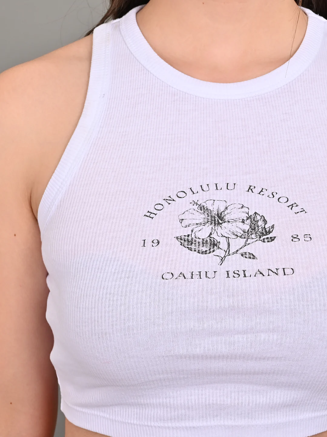Women White Scoop Neck Tank - Image 4