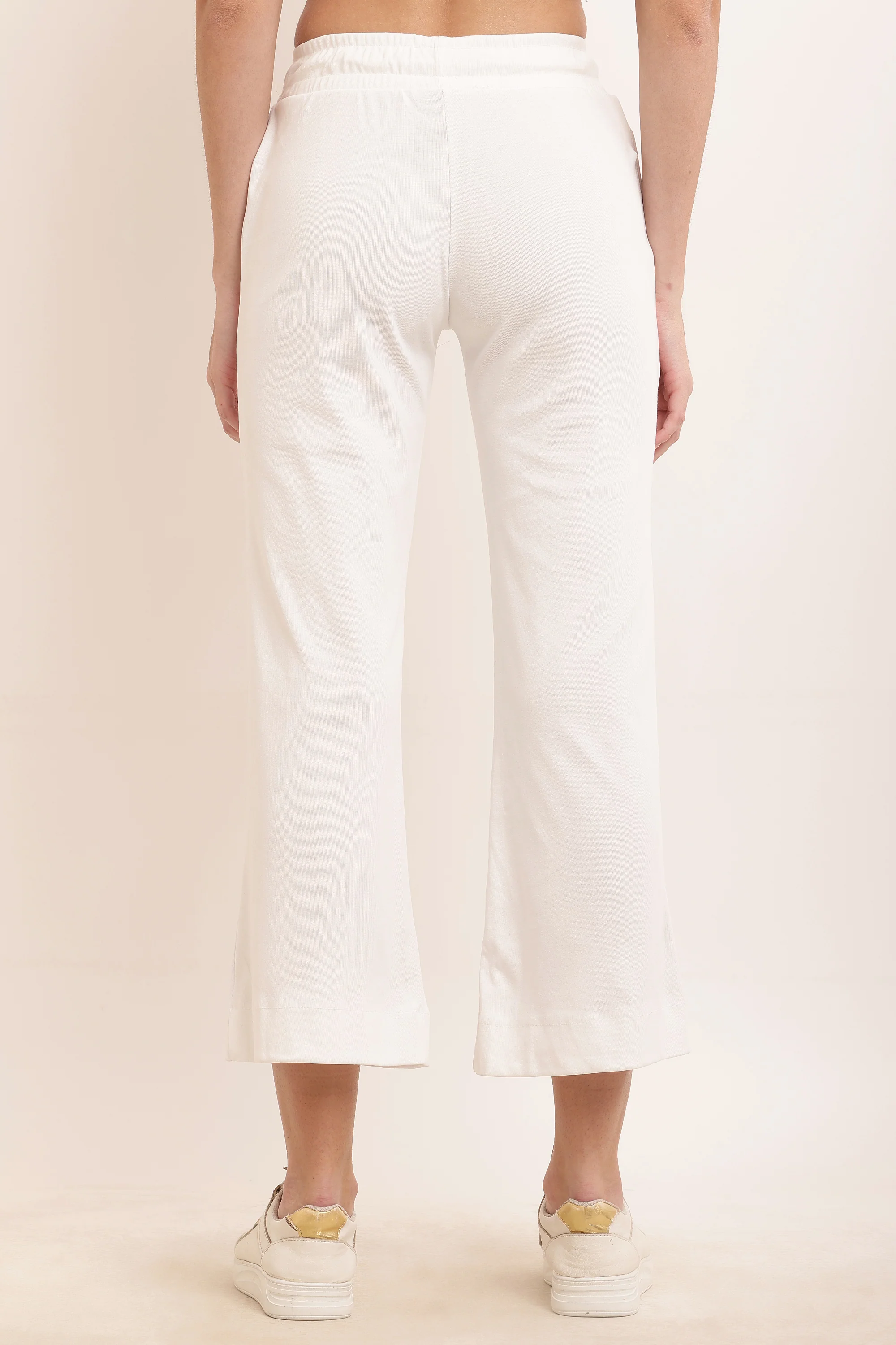 Women White Wide Leg Pants - Image 5